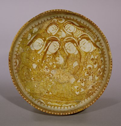 Tál, Kashanból, Iránból, szeldzsuk korszakból, i.sz. 1211-1212 (kőpaszta, fényes mázzal) alkotó: Persian School