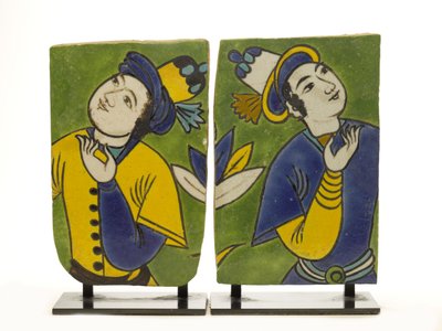 Töredékes csempe figurális díszítéssel alkotó: Persian School