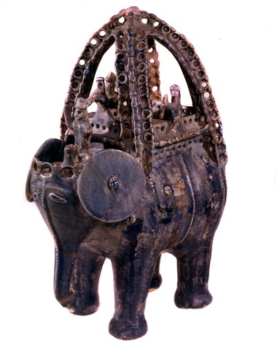 Perzsa művészet: rhyton vagy rhyton vagy rhyton kék fajanszban az iráni Gorgan régióból. 13. század. Teherán, Régészeti Múzeum alkotó: Persian School