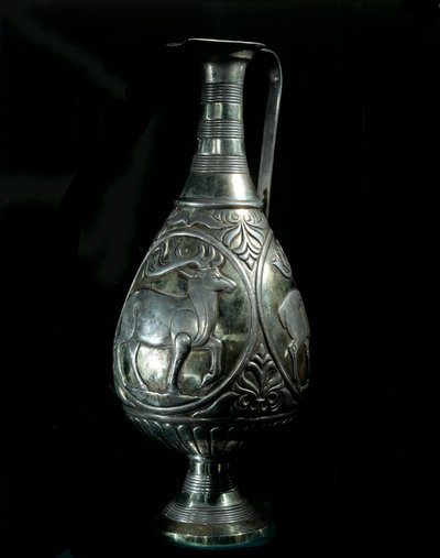 Perzsa művészet: szarvast ábrázoló medalionok ezüst pohárdekorációja. 5-7. században. Magángyűjtemény alkotó: Persian School