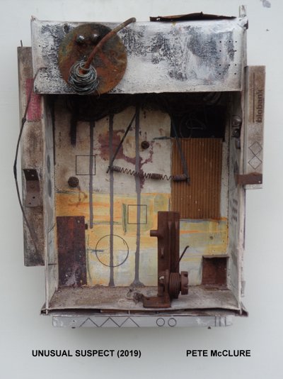 SZOKatlan GYANÚS. 2019 alkotó: Peter McClure