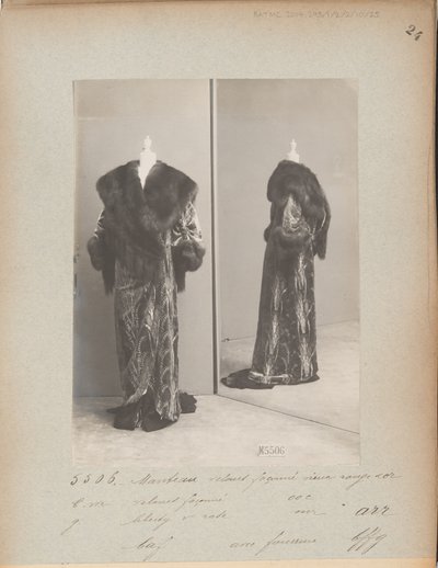Album oldal: House of Worth, Evening Coat alkotó: Photographer French