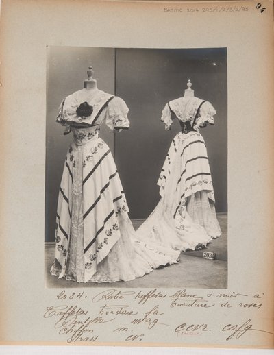 Album oldal: House of Worth, estélyi ruha alkotó: Photographer French