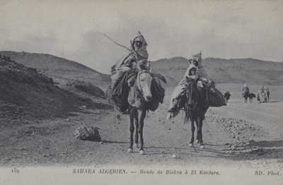 Utazók az algériai Szaharában a Biskra és az El Kantara közötti úton (f/w fotó) alkotó: Photographer French