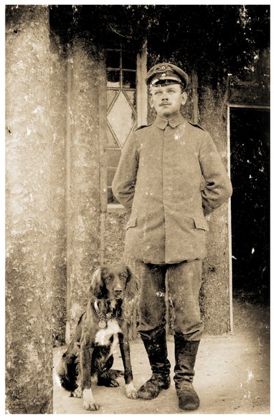 Német hadsereg Feldwebel (őrmester) kutyával alkotó: Photographer German