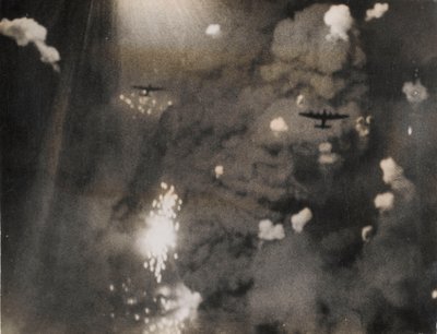 A fénykép, amikor a Royal Air Force Lancasters megtámadta Drezdát (f/w fotó) alkotó: Photographer German