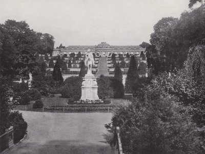 Potsdam, Nagy Frigyes emlékműve és kilátás a Sanssouci palotára (f/w fotó) alkotó: Photographer German
