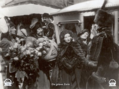 Állókép a "Skarlátvörös császárnő" című filmből Marlene Dietrich főszereplésével alkotó: Photographer German