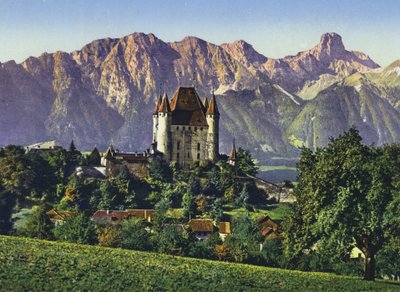 Thun, A kastély és a Stockhorn-lánc (fotó) alkotó: Photographer Swiss
