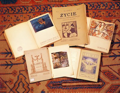 Lengyelországban készült irodalmi folyóiratok gyűjteménye 1900 körül alkotó: Polish School