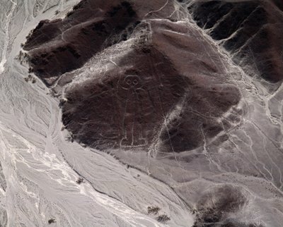 Egy emberi alakot ábrázoló Nazca-vonalak légifelvétele (fényképezés alkotó: Prehistoric Prehistoric