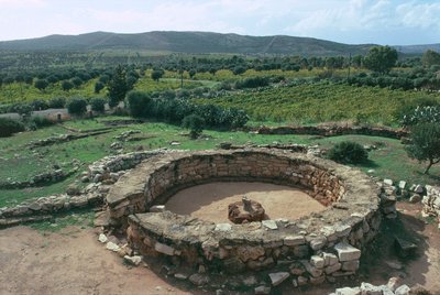 Olaszország, Szardínia régió, Alghero, Sassari tartomány, Palmavera nuragikus komplexum, találkozási kunyhó romjai alkotó: Prehistoric Prehistoric