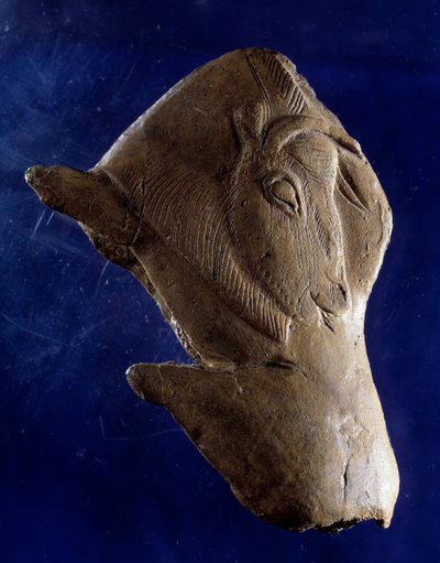 Őskori művészet (Felső-Magdalén): „” Bölény felkel”” Rénszarvasfából készült szobor a dordognei Madeleine menedékéből. Kr.e. 11000. V 0,10 m. Saint Germain en Laye, Nemzeti Régészeti Múzeum alkotó: Prehistoric Prehistoric