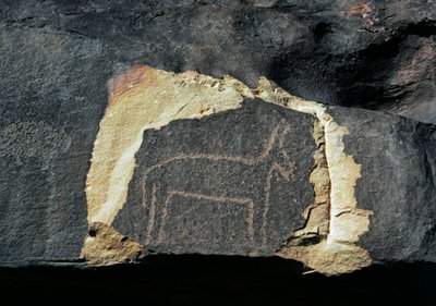 Őstörténet, sziklaművészet: antilop ábrázolás sírszikla. Kőkorszak Kr.e. 5000-2000. Taghit, Haut plateau du Hoggar (Ahaggar), Algéria alkotó: Prehistoric Prehistoric