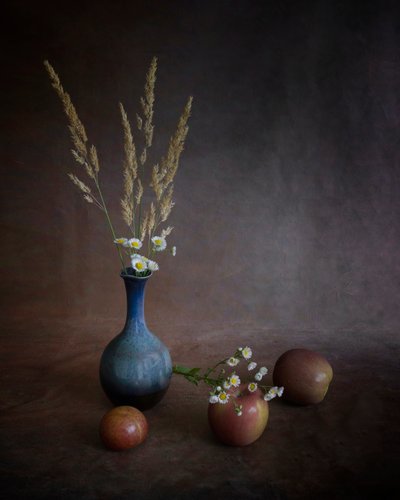 Őszi almák és váza alkotó: Purple Bamboo