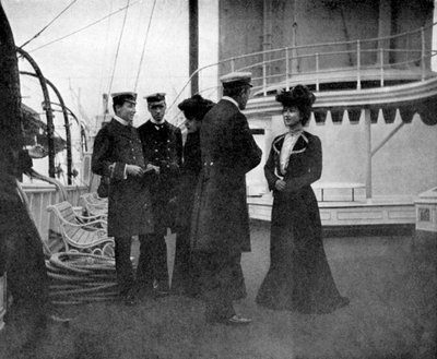 Egy csoport a Victoria és Albert III királyi jachton Koppenhágában, Svédországban, 1908. alkotó: Queen Alexandra