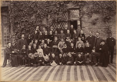 Alsó tagozatos osztály, Bishop Cotton School, Simla (előlap) alkotó: Raja Deen Dayal