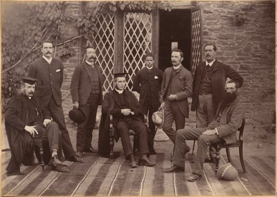 A shimlai Bishop Cotton School igazgatója és tanárai (előlap) alkotó: Raja Deen Dayal
