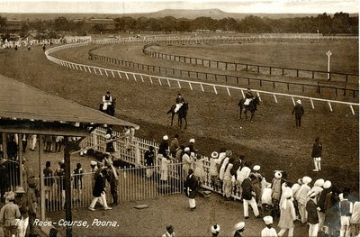 The Race-Course, Poona, 1900-30 körül (szépia fotó) alkotó: Raphael Tuck and Sons