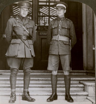 MacDougall kapitány, DSO és Mullin kadet, két kanadai VC, I. világháború, 1914-1918 alkotó: Realistic Travels Publishers