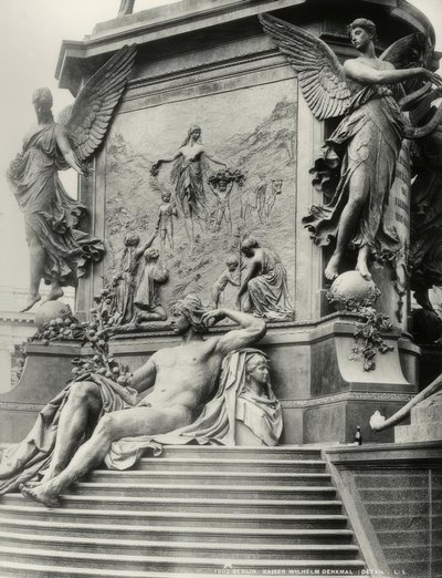 Berlin, I. Vilmos császár emlékmű, bázis alkotó: Reinhold Begas