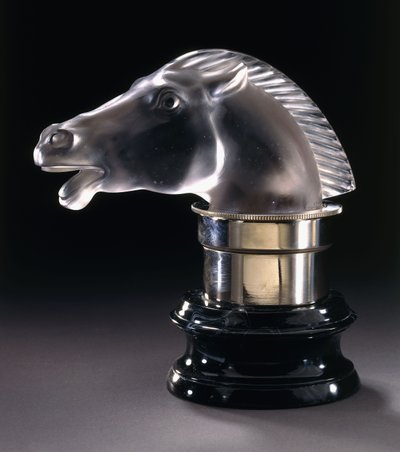 Epsom, 1928 körül (átlátszó matt üveg) alkotó: Rene Jules Lalique