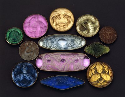 Különféle üvegtárgyak alkotó: Rene Jules Lalique