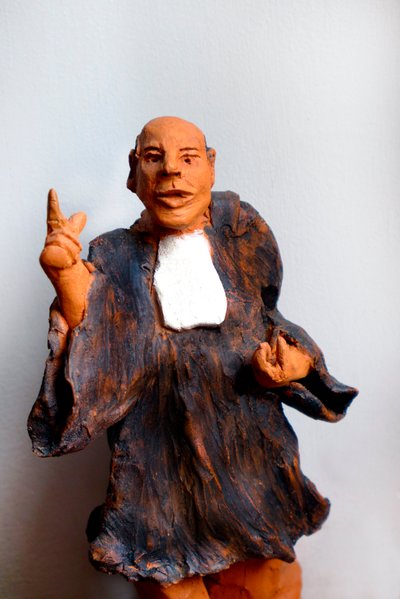 Ügyvéd ruhás, könyörgés, XX. század (szobor) alkotó: Robert Bousquet