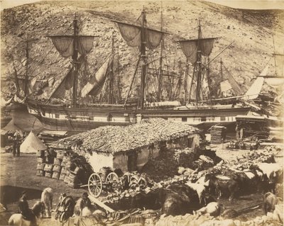 Balaklava kikötője, a marharakpart alkotó: Roger Fenton