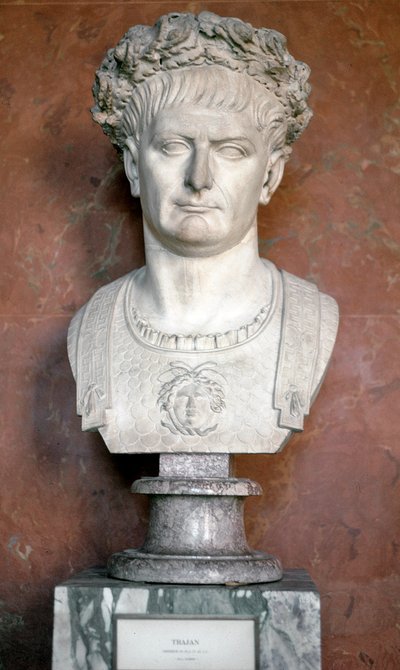 Traianus császár mellszobra babérkoszorúval és Medúzával a törzsön (Márványszobor, 98-117) alkotó: Roman
