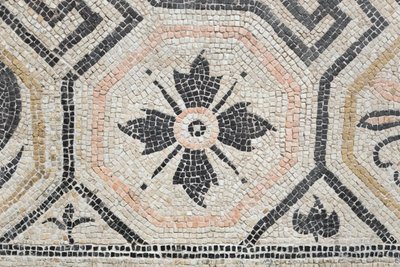 Geometrikus minta a Via san Rocchino domusból, Kr. u. 2. század (mozaik) alkotó: Roman