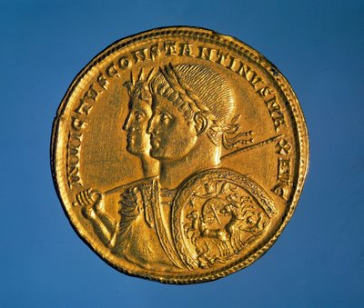 Szilárd arany érme I. Nagy Konstantin császár (280-337) képmásával alkotó: Roman