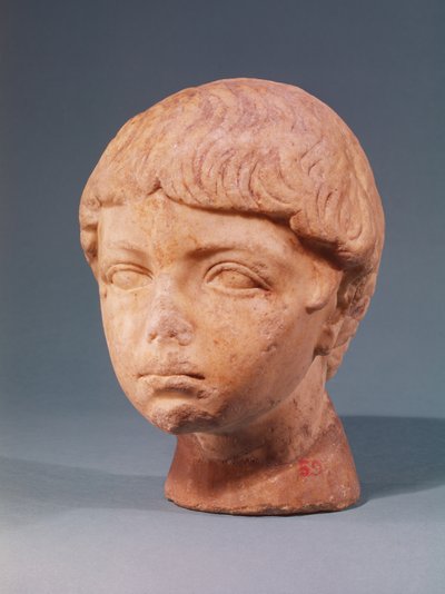 Egy gyerek feje alkotó: Roman