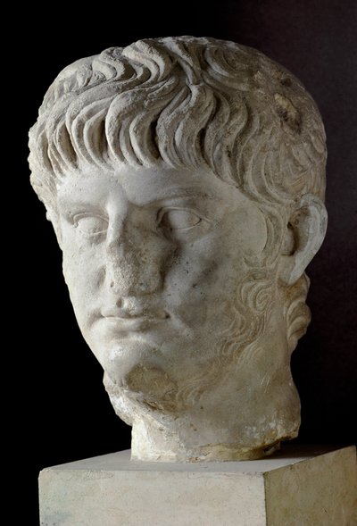 Neron márványfeje (Nero Claudius Caesar augustus Germanicus) (i.sz. 37-68) Róma, Museo Nazionale Romano - Néró császár mellszobra (Nero Claudius Caesar augustus Germanicus) (i.sz. 37-68) - Márványszobor - Musei Capitolini, Róma, Olaszország alkotó: Roman