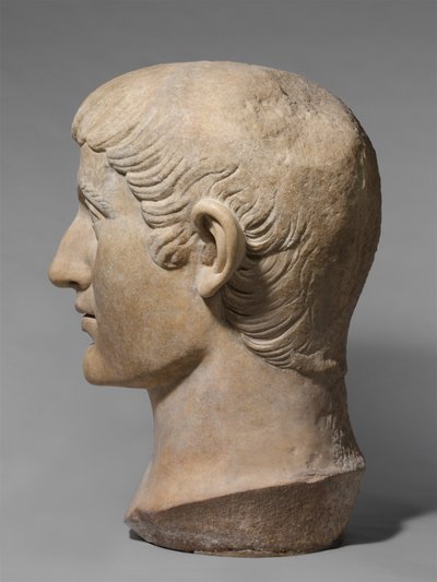 I. Konstantin császár márvány portréfeje, i.sz. 325-370 körül (márvány) alkotó: Roman