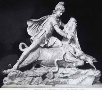 Mithras megöli a bikát, a mithrászi kultusz ábrázolása (márvány) alkotó: Roman