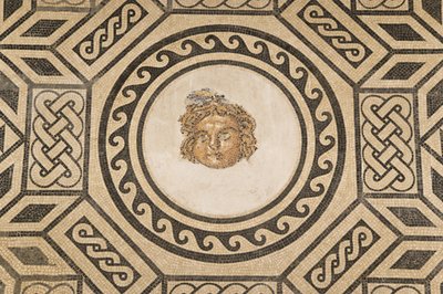Medúza-mozaik a Keresztény Királyok Alcazárjának mozaikjainak csarnokában (mozaik) alkotó: Roman