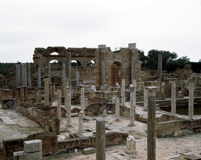 Hadrianus császár alatt épült nyilvános fürdő, 2. század alkotó: Roman