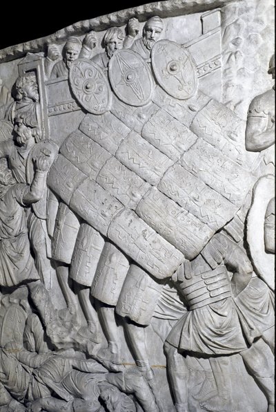 Római művészet: „” a rómaiak támadása az első háború alatt”” 1862-es formanyomtatvány, amely a Traianus császár (53-117) uralkodása idején épült római Traianus oszlop (Trajane oszlop) (Colonna Traiana) domborműveit reprodukálja (alacsony megkönnyebbülés) alkotó: Roman