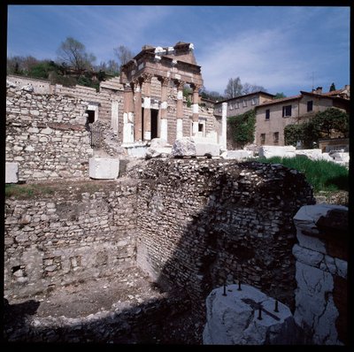 Római művészet: kilátás a fővárosra (capitolium), i.sz. 73, Brescia, Olaszország alkotó: Roman