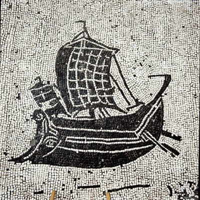 Sabratha hajó visszatér Ostia kikötőjébe (mozaik alkotó: Roman