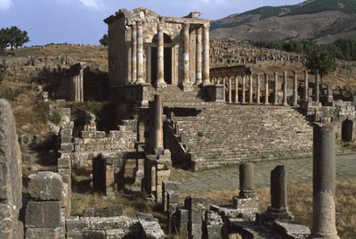 Kilátás a szeptimiánus család templomára, magas császári időszak (i. e. 27-395) (lásd még: 267064 és 267065) alkotó: Roman Imperial Period