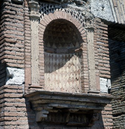 Casa del Laraire (Lararium) Ostiában (Ostia), Róma közelében. alkotó: Roman Roman