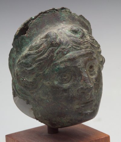 Aphrodité feje, Kr.u. 5. század(?) (repoussé bronz) alkotó: Roman Roman