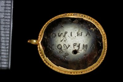 Varázslatos medál, Kr.u. 3-4. század (arany és heliotróp) alkotó: Roman Roman