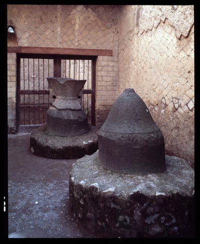 Búza malomkő, pistrinum (pékség), Kr.e. 5. század - Kr. u. 1. század alkotó: Roman Roman