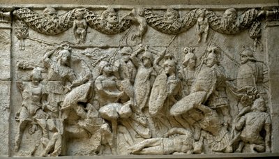 Római művészet: a rómaiak és gallok harcának színhelye. A Glanum mauzóleumának alacsony domborművének reprodukciója, egy galloroma temetkezési emlékmű, amelyet ie 30 és 20 között építettek a Julius család tiszteletére. Róma, Museo della Civilta Romana alkotó: Roman Roman