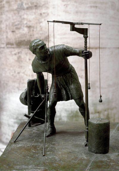 Római művészet: „a gromatikus”” Egy földmérő (agrimeners) groma (gruma) segítségével méri meg a földet. Bronz szobor. Róma, a római civilizáció múzeuma alkotó: Roman Roman