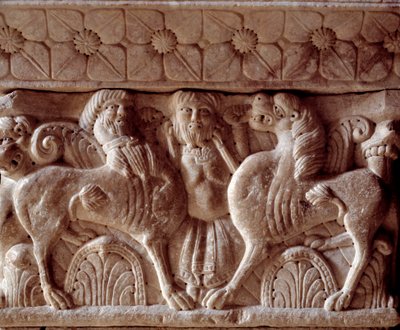 Egy kentaur és egy oroszlán, faragott tőke a kolostor tribünjén alkotó: Romanesque