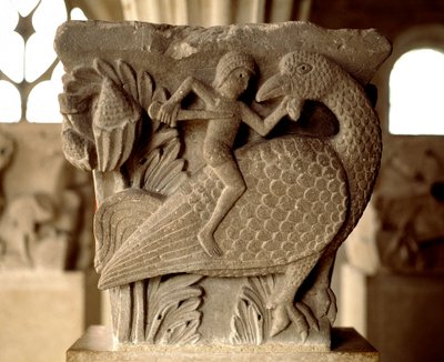 Ember és madár harcának ábrázolása (a káptalanház faragott fővárosa) alkotó: Romanesque